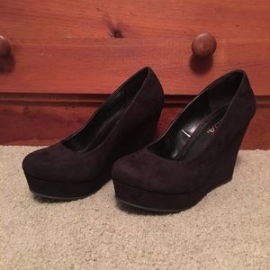 Black Wedge Heels